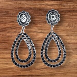 Black Stone Double Teardrop Earrings New